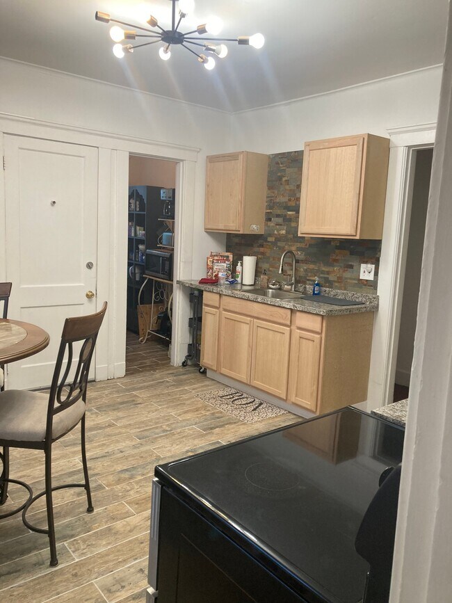 Foto del edificio - 1887 State St