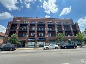 Building Photo - 4141 N Kedzie Ave