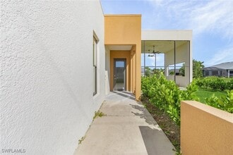 Building Photo - 3923 SW 13th Ave