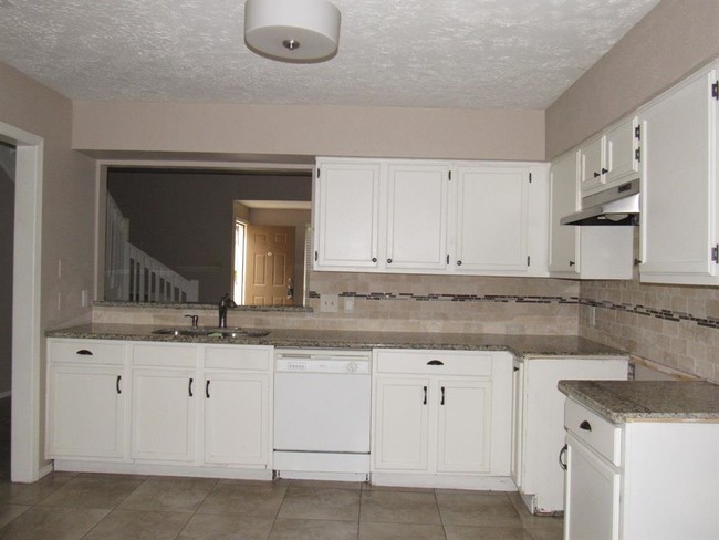 Building Photo - 18011 Glenledi Dr