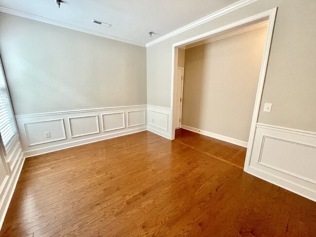 Building Photo - 3 bed, 2.5 bath Nest with Bonus Room in An...