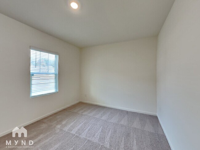 Foto del edificio - 424 Cottontail Ln