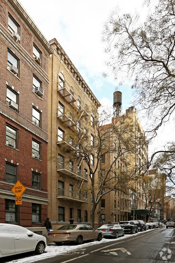 Primary Photo - 111 W 16th St