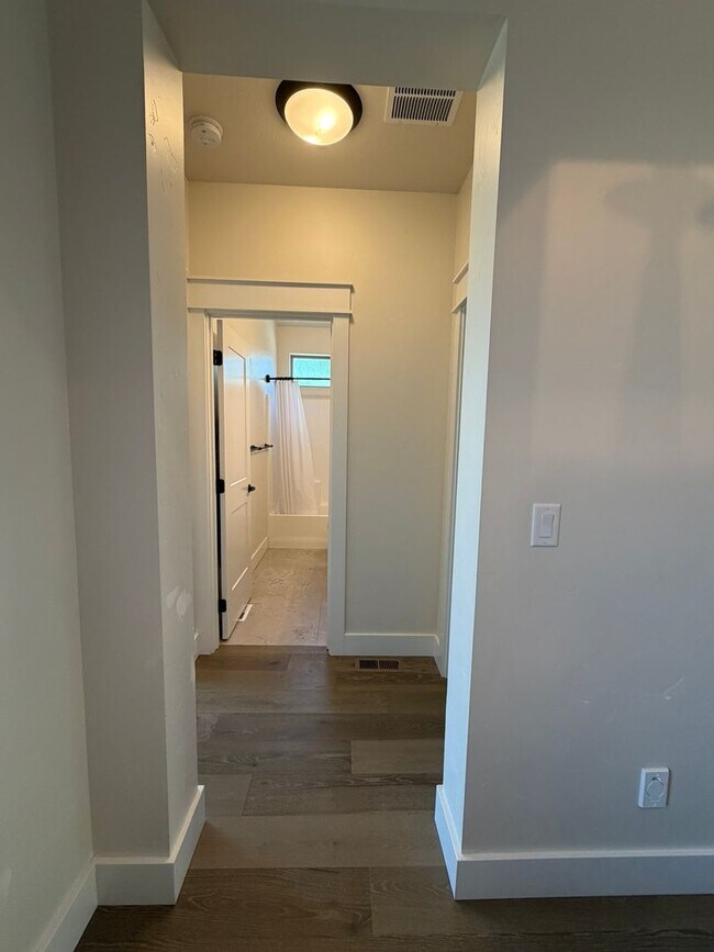 Foto del edificio - Gorgeous 3 bed 2.5 bath home with RV BAY located in Star just off Plummer and Floating Feather.