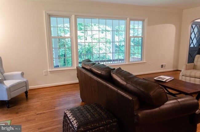 Foto del edificio - 10119 Westford Dr