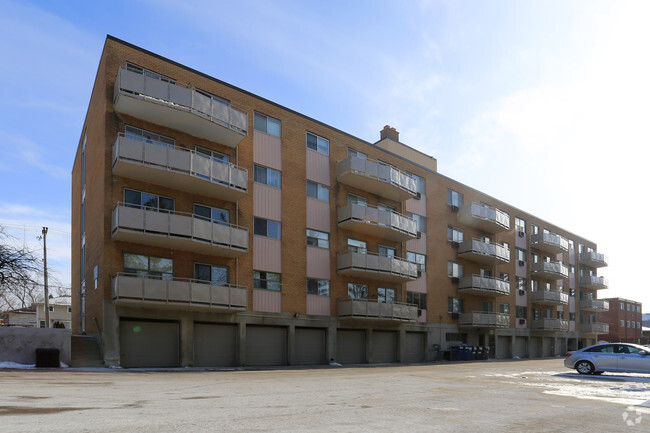 Building Photo - Franklin Manor Apartments