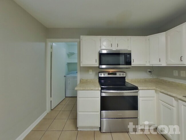 Building Photo - 405 Magnolia Dr
