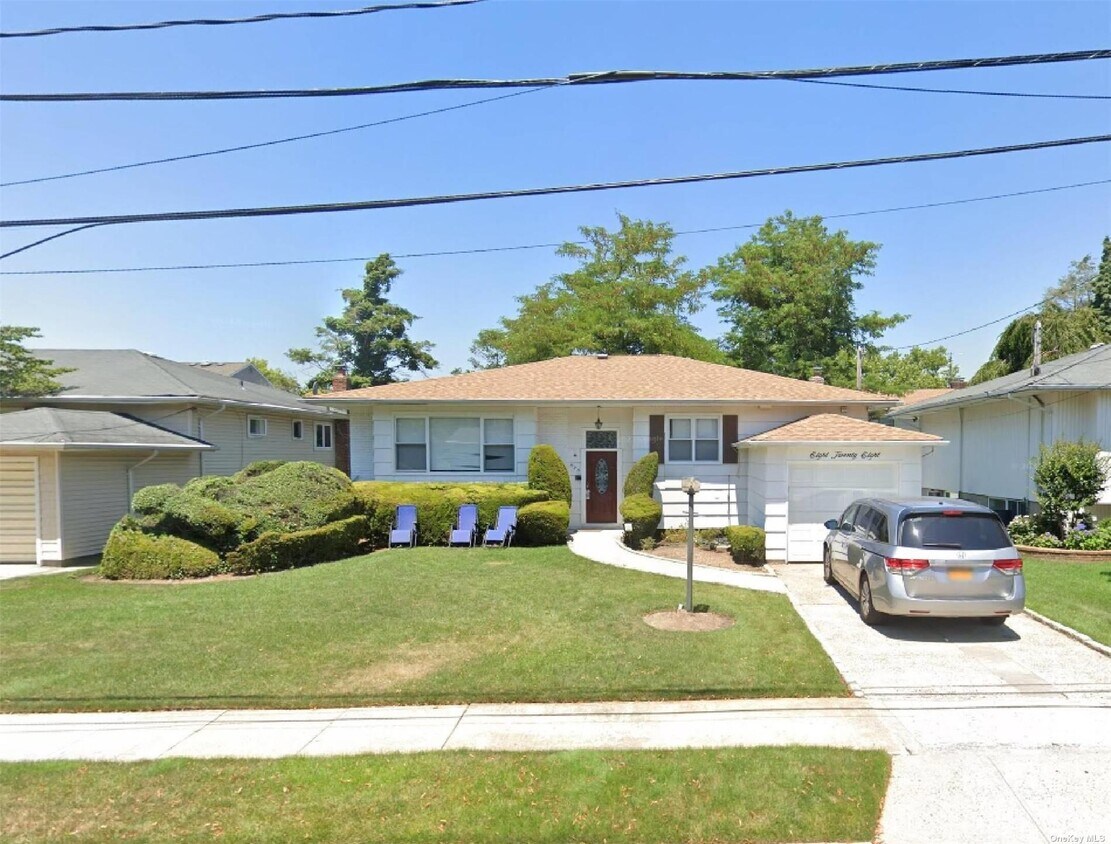 828 Moore St, Woodmere, NY 11598 House Rental in Woodmere, NY