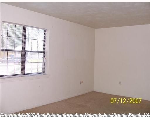 Foto del edificio - 233 Whispering Pines Court Apt A - 1