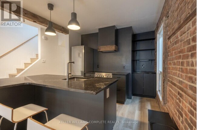 Building Photo - 41 Burlington St E