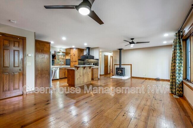 Foto del edificio - 8984 Falls Hollow Rd