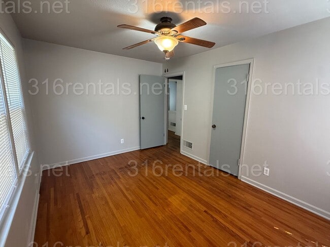 Foto del edificio - $999 - 2 bedroom / 1 bathroom - Single Fam...
