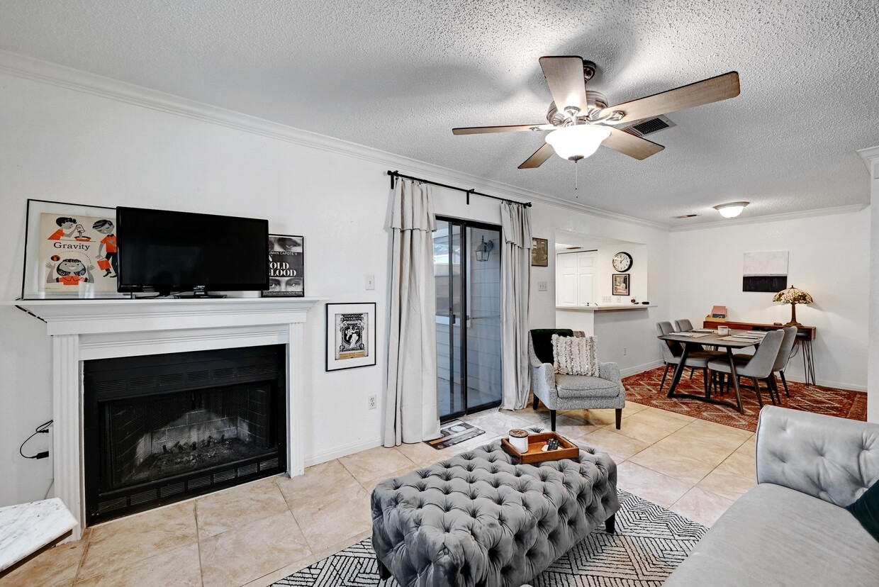 Primary Photo - 7635 Guadalupe St