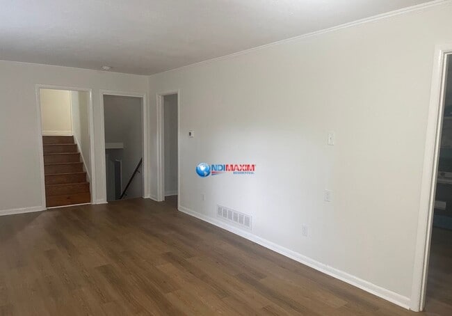 Photo - Newly RENOVATED 4-bedroom ranch in PARKVIE... House