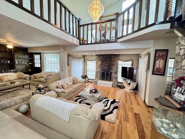 Building Photo - 2825 Tealwood Dr