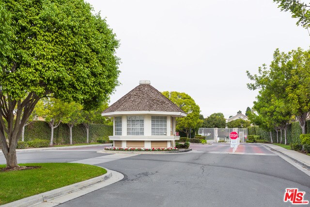Building Photo - 3851 Amberly Dr