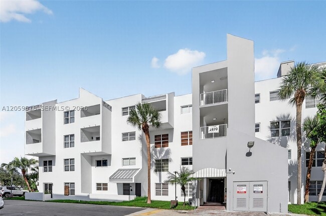 Building Photo - 2870 NE 14th St