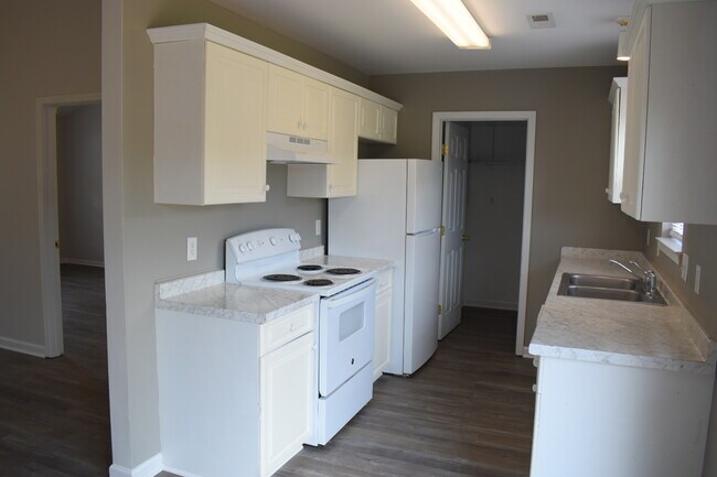 Building Photo - 708 Tabor Ln