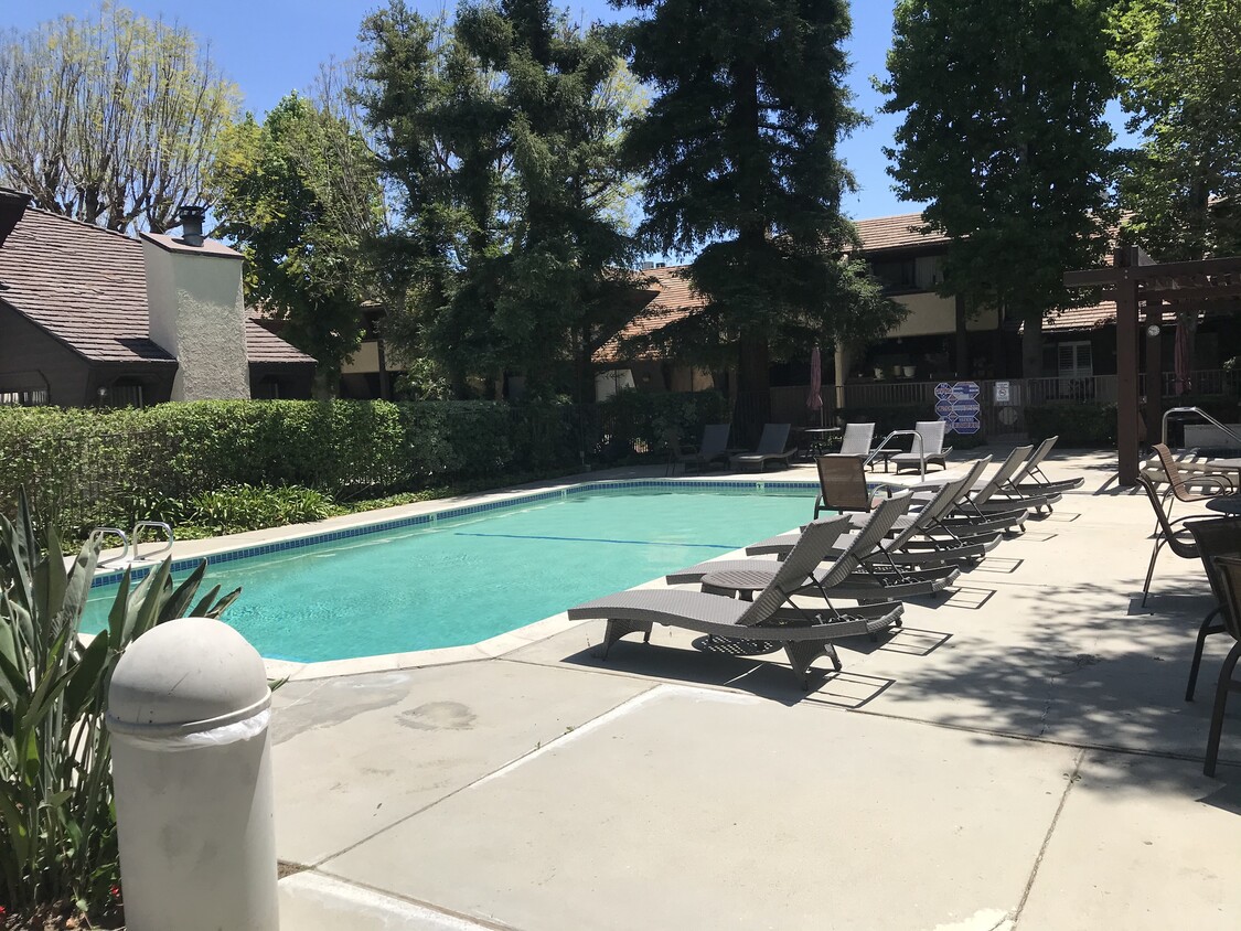 Primary Photo - 15050 Sherman Way