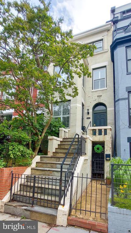 Foto del edificio - 2719 Ontario Rd NW