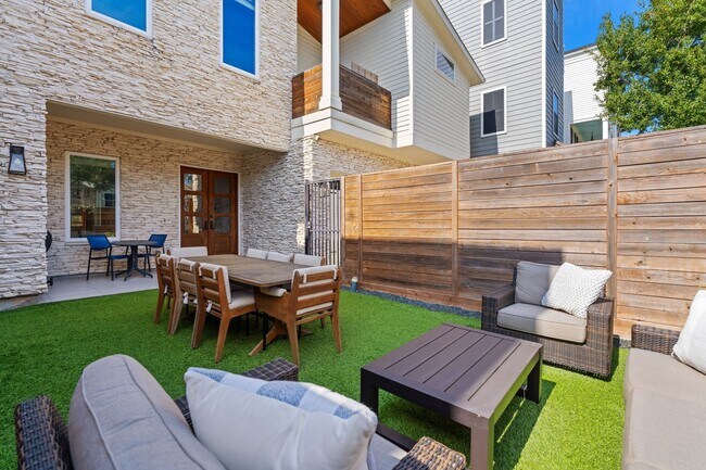 Foto del edificio - 807 Nicholson St