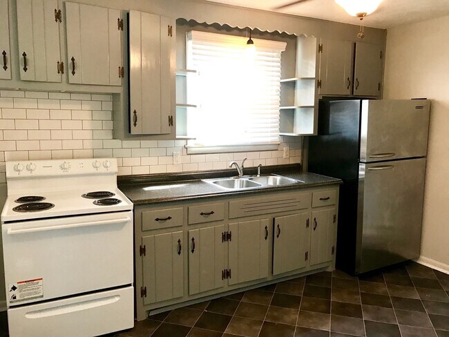 Building Photo - East Nashville Duplex