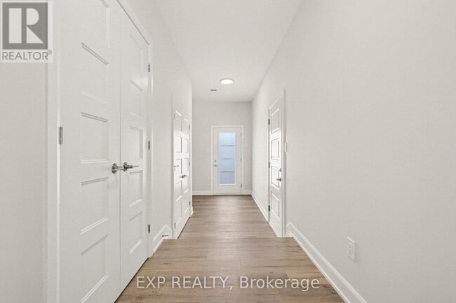 Building Photo - 440 Falcon Ln