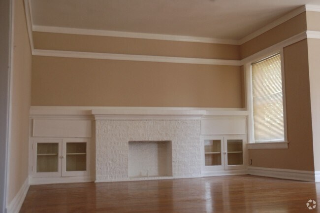 Building Photo - 6636 S Woodlawn Ave