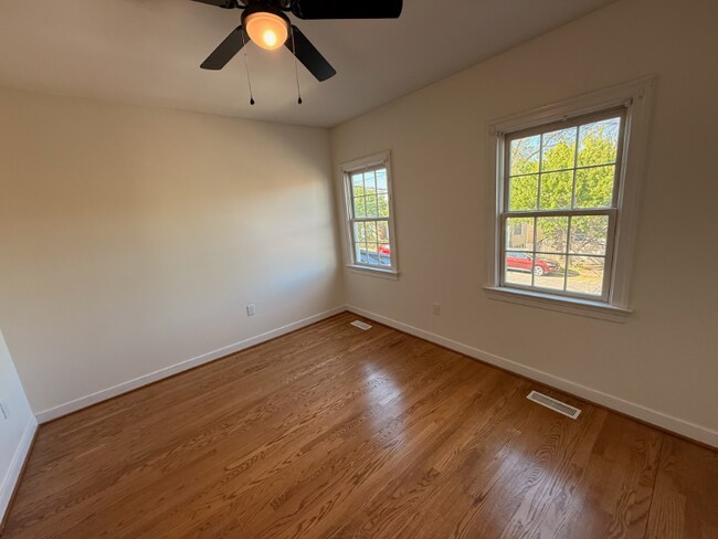 Photo - 1513 W Cary St House