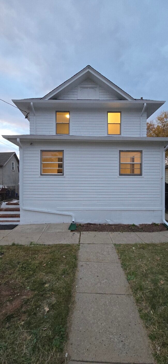 Foto del edificio - 99 Eastern Ave