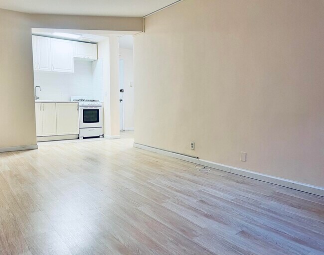 Building Photo - 411 Park Pl