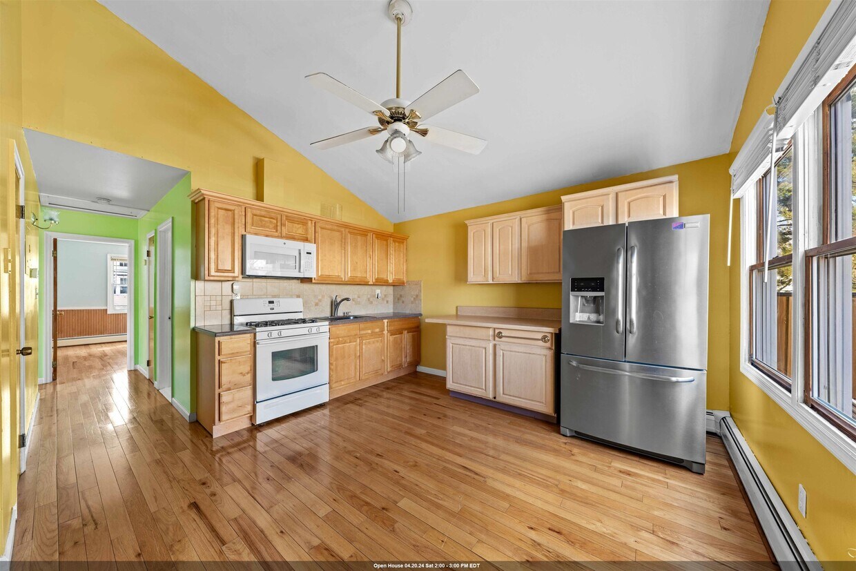 208 McAdoo Ave Unit 2, Jersey City, NJ 07305 Condo for Rent in Jersey City, NJ