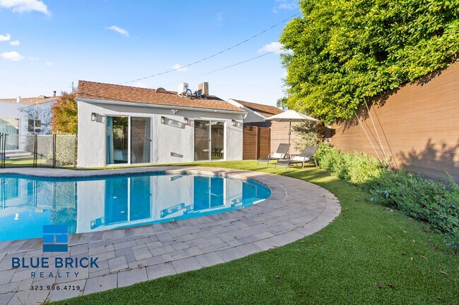Foto del edificio - 12803 Waddell St