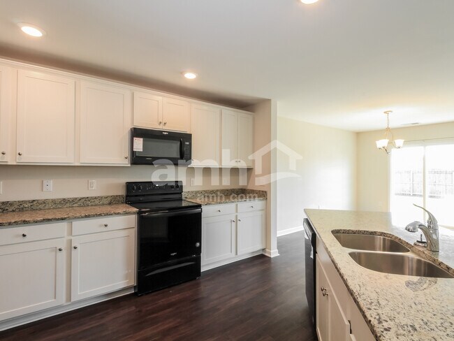 Foto del edificio - 7104 Brittany Pointer Ct