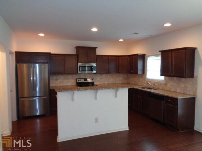 Building Photo - 381 Cliffhaven Cir
