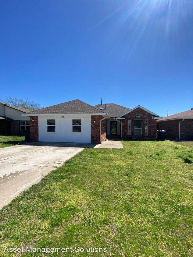 Primary Photo - 5 br, 2 bath House - 626 NW 113th St.
