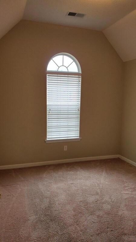 Foto del edificio - 1102 Cross Wood Ln