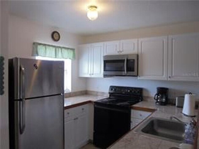 Building Photo - 2 br, 2 bath House - 25050 Sandhill Blvd 7B3