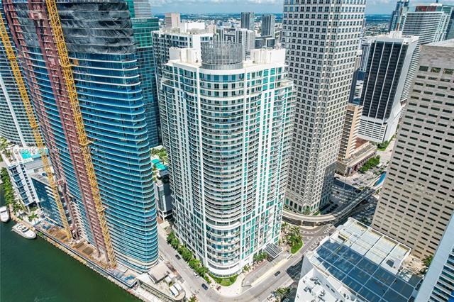 Foto del edificio - 300 S Biscayne Blvd