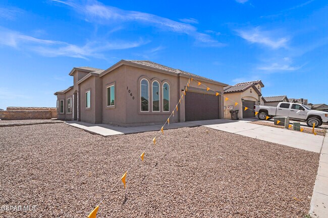 Building Photo - 1060 Summer Rain St