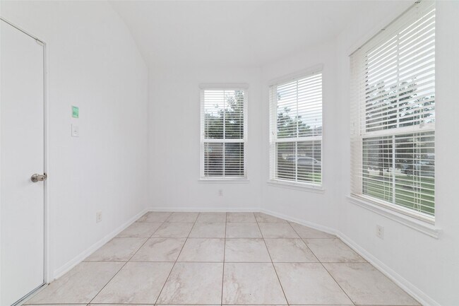 Foto del edificio - 18406 Spruce Tree Line Trl