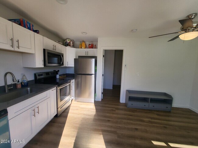 Foto del edificio - 1522 W Polk St