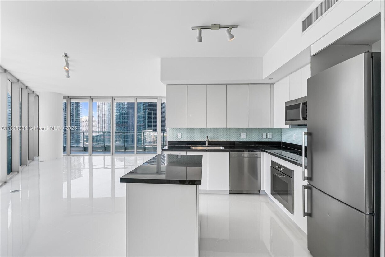 Foto principal - 92 SW 3rd St