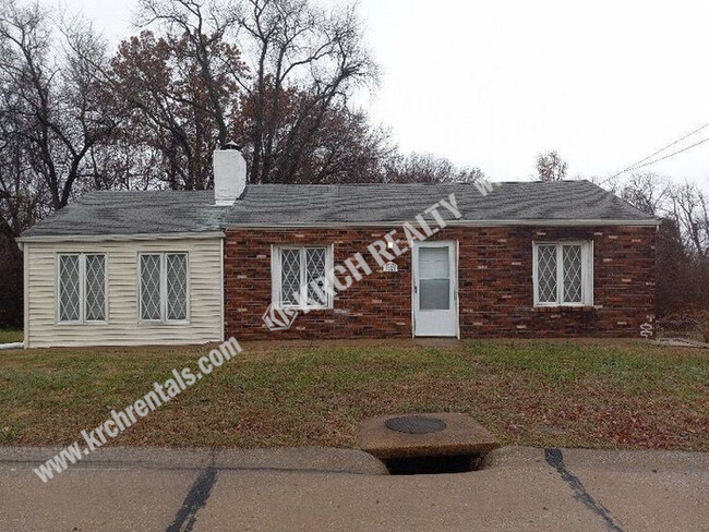 Building Photo - 3-Bedroom Ranch on a Large Lot