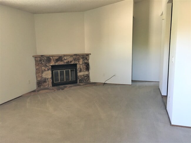Building Photo - 544 Boxleaf Ct