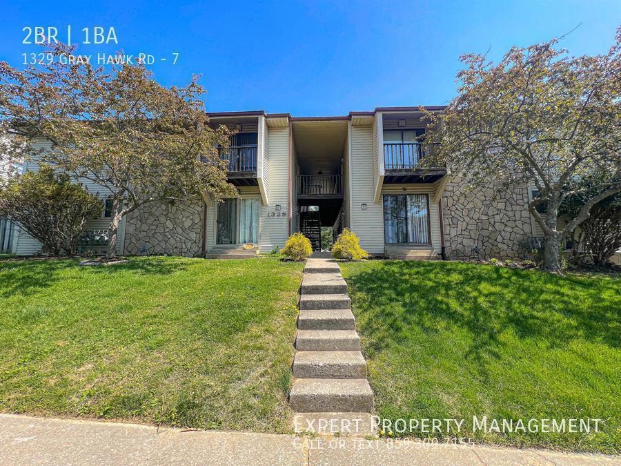 Primary Photo - 1329 Gray Hawk Rd