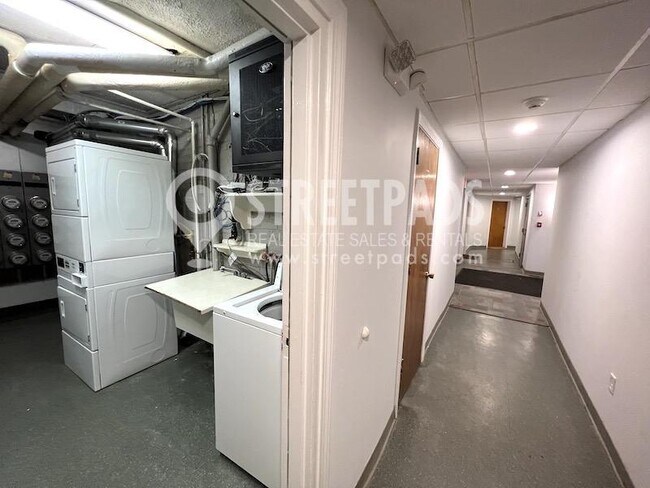 Building Photo - 1 bedroom in Boston MA 02135