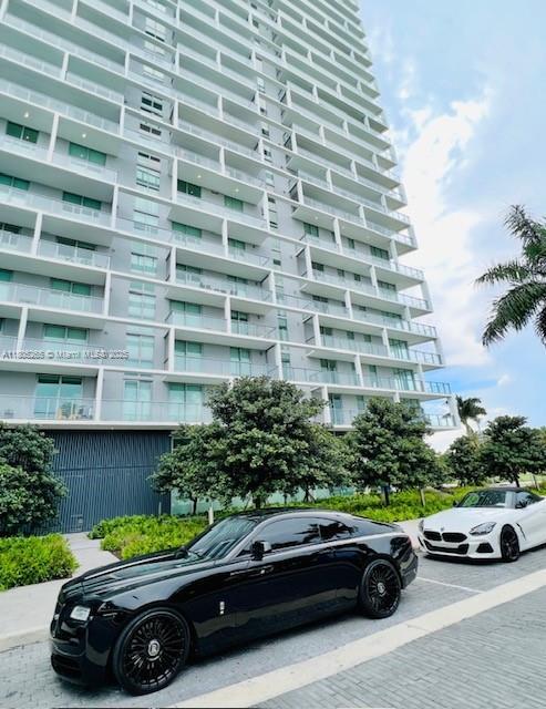Building Photo - 2000 Metropica Wy