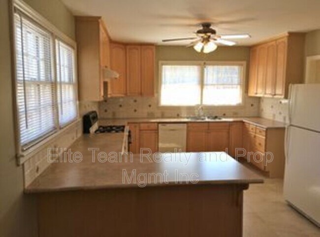Foto del edificio - 513 Webster Pl
