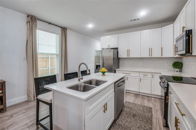 Foto del edificio - 2325 Budd St